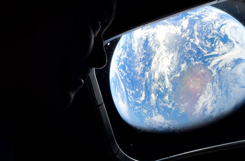  Artemis II astronauts share stunning images of moon as lunar flyby nears