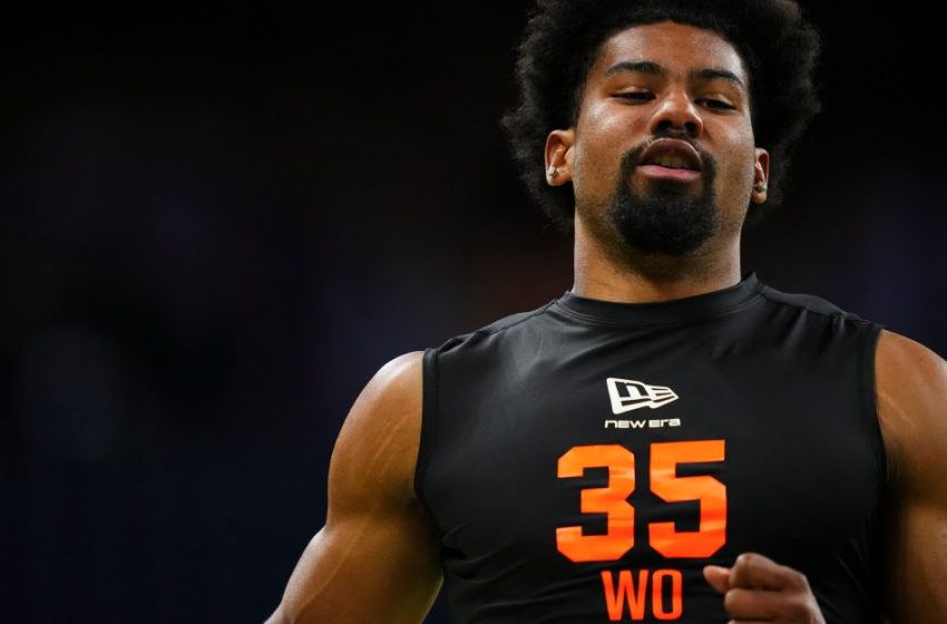  2 options at wide receiver for the 49ers in each round of the NFL Draft