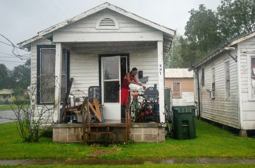  Car slams into Louisiana Lao New Year parade, injuring about 15 people | Health News