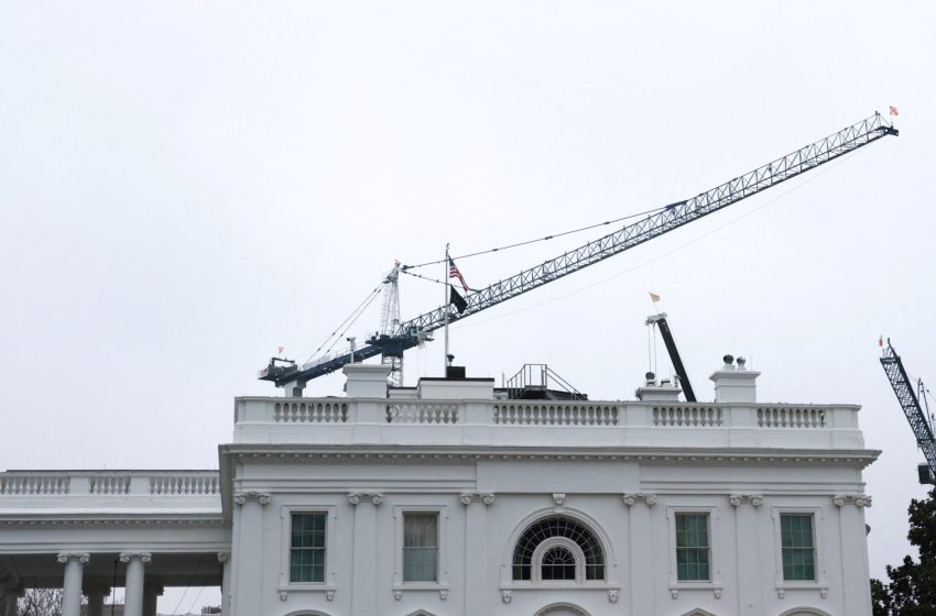  Judge temporarily halts Trump’s $400m White House ballroom project | Donald Trump News