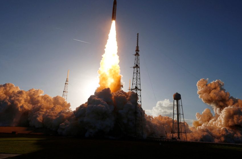  NASA successfully launches historic Artemis II moon mission | Science and Technology News