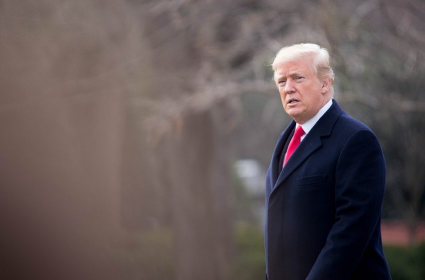  Oil Falls 2% as Trump Says U.S. Will Exit Iran ‘Pretty Quickly’