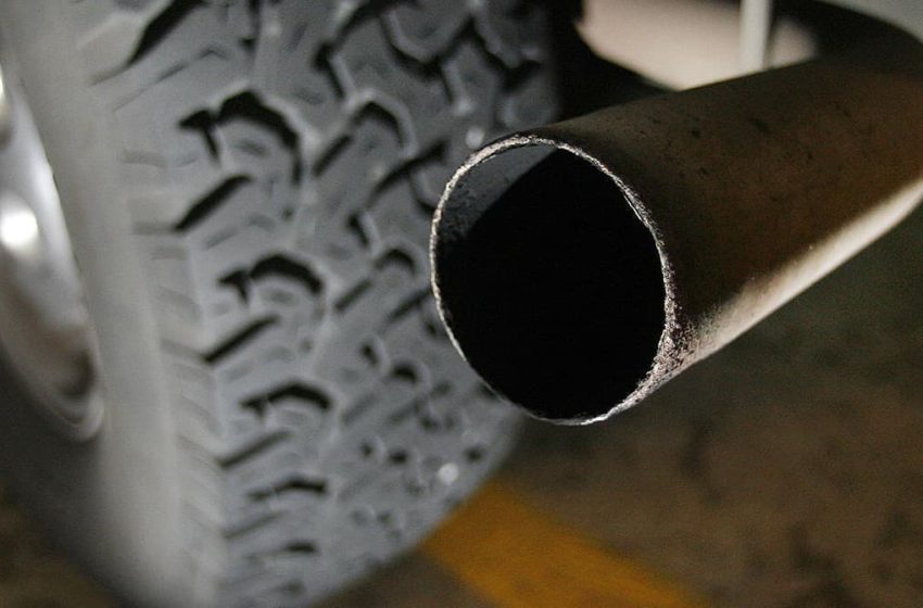  U.S. Auto Industry Proposes Vehicle Fee to Replace Gas Tax