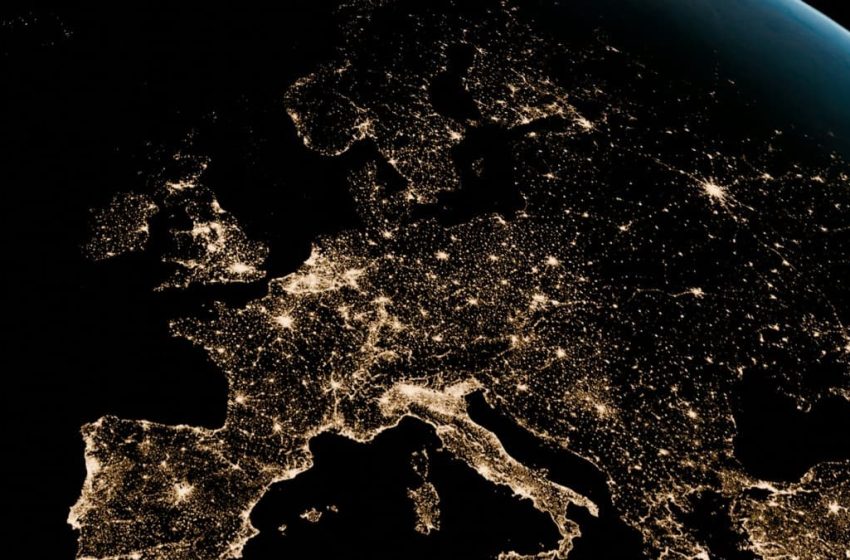  European Gas Futures Jump 3% as Trump’s Iran Strike Deadline Nears