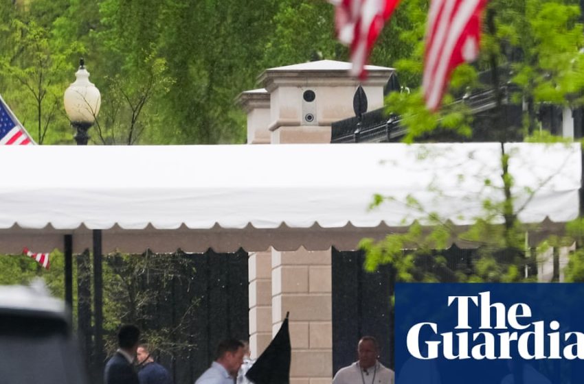  Trump warns Iran to reopen strait of Hormuz by Tuesday or face ‘hell’ | US-Israel war on Iran