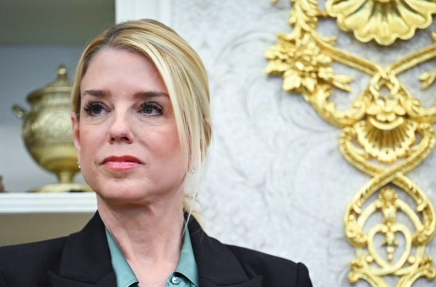  Bondi won’t testify next week in House Epstein probe; lawmakers push to reschedule