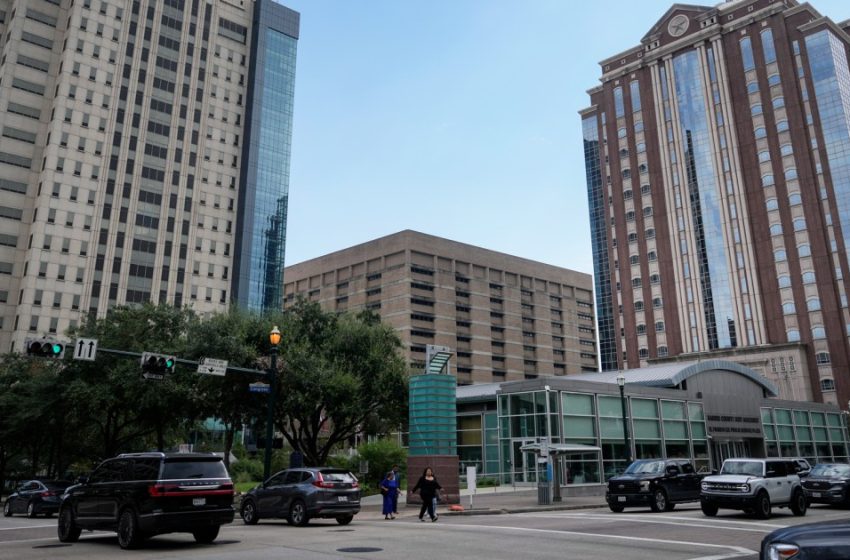  Texas judge caught chastising helpful IT worker in viral video