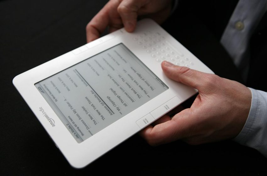  Amazon is cutting off support for older Kindles