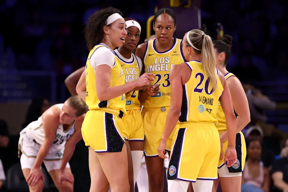 LOS ANGELES, CALIFORNIA - AUGUST 12: Dearica Hamby #5, Rickea Jackson #2, Azura Stevens #23, Kelsey Plum #10 and Julie Allemand #20 of the Los Angeles Sparks huddle up during the first quarter against the New York Liberty at Crypto.com Arena on August 12, 2025 in Los Angeles, California. NOTE TO USER: User expressly acknowledges and agrees that, by downloading and or using this photograph, user is consenting to the terms and conditions of the Getty Images License Agreement. (Photo by Katelyn Mulcahy/Getty Images)