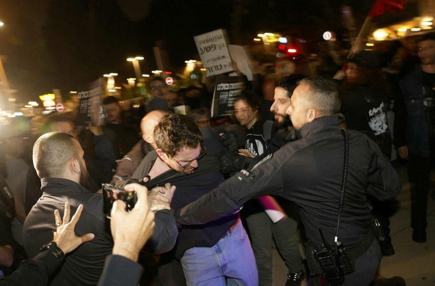  Police Forcibly Disperse anti-Iran War Protest in Tel Aviv Amid IDF Restrictions