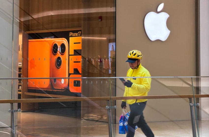  Apple’s foldable iPhone may be delayed due to engineering snags