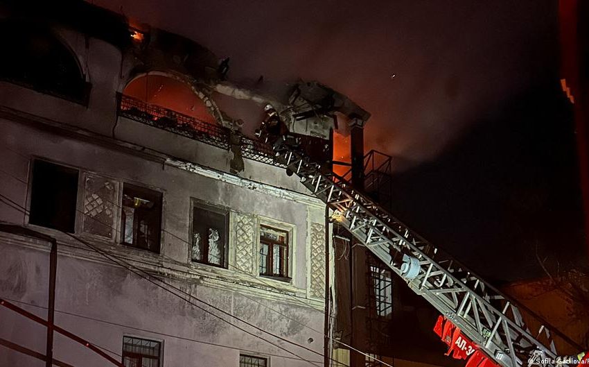  ‘Massive’ Russian airstrikes kill at least 14