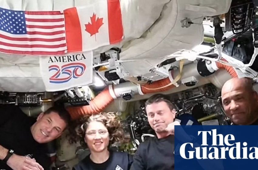  Trump tells Artemis II crew he saved Nasa despite trying to slash agency’s budget | Artemis II