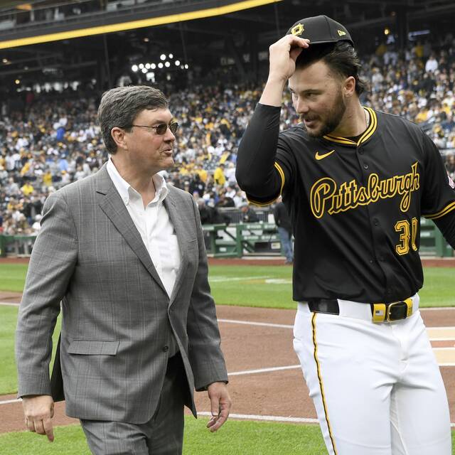 9449504_web1_ptr-bucsyankees18-040525