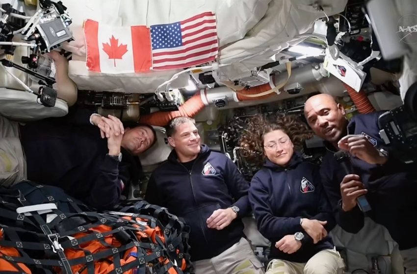  Artemis 2 astronaut Victor Glover delivers inspiring Easter message on the way to the moon (video)