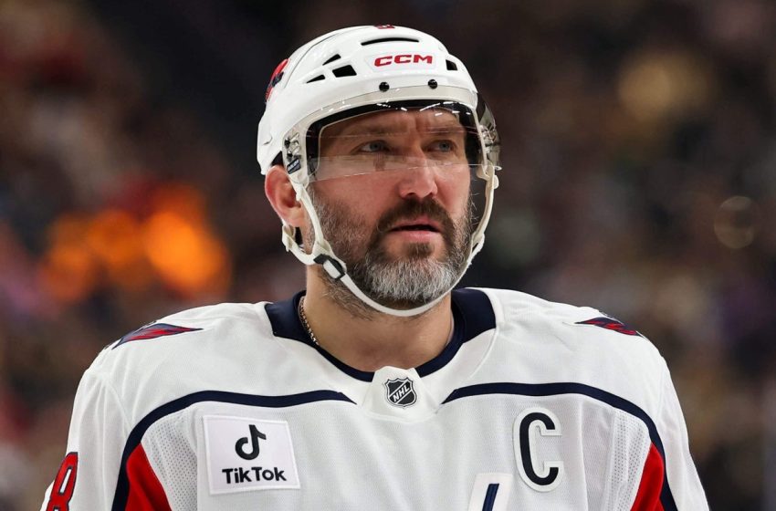  Alex Ovechkin defers decision on return to NHL next season