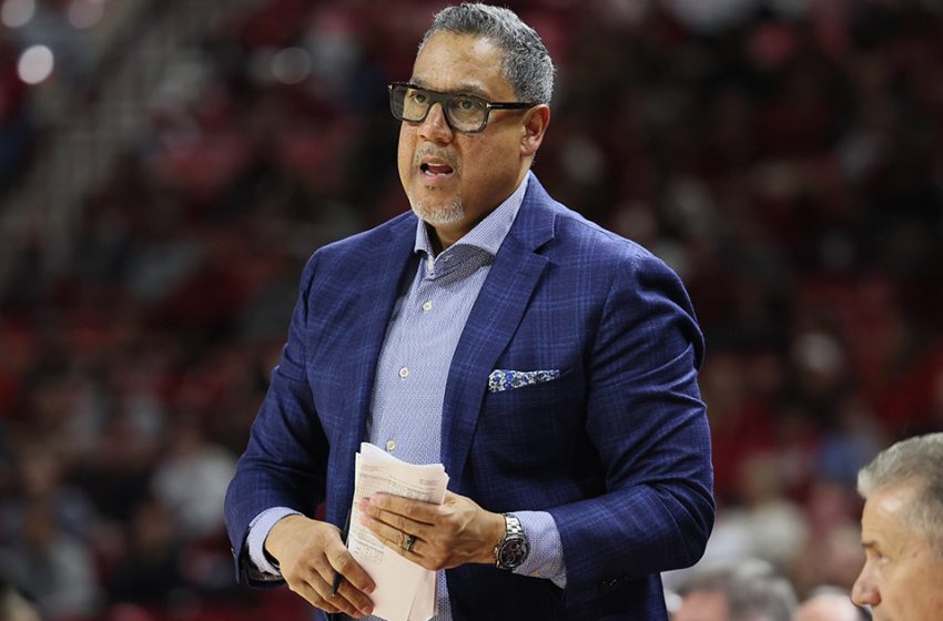  Arkansas’ Chuck Martin Set To Join Michael Malone’s UNC Staff