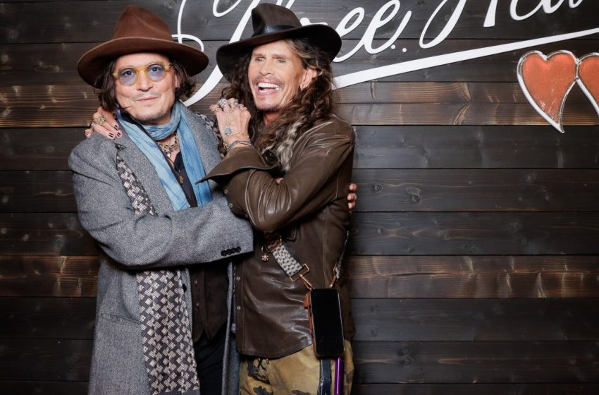  Johnny Depp Makes Rare Public Appearance in L.A. to Launch Rum Brand
