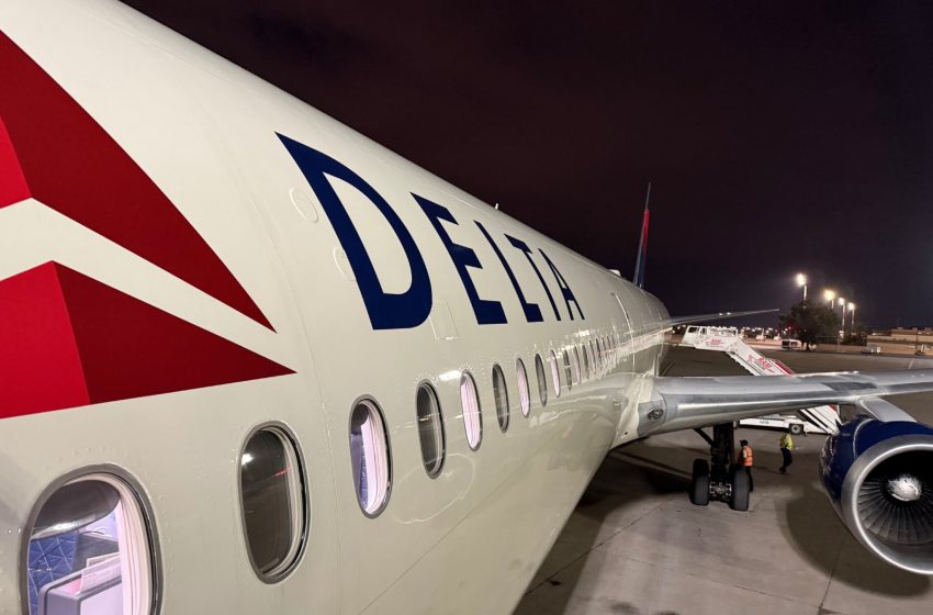  Delta Air Lines raises bag fees, following competitors