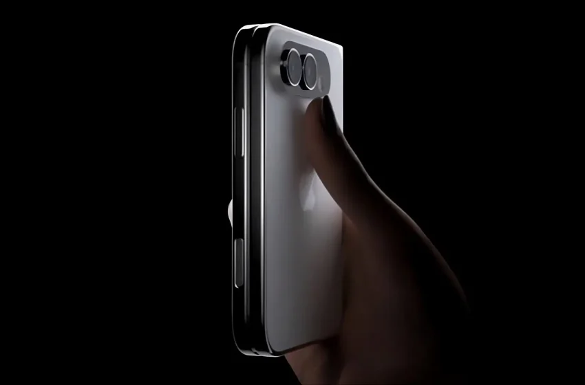  Apple’s folding iPhone redesign looks stunning in new images