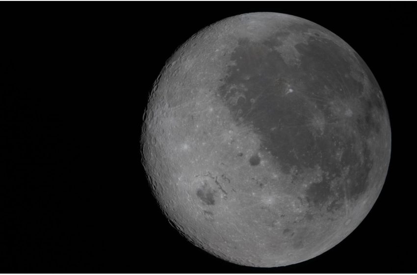  Artemis 2 astronauts fly around the moon in record-breaking lunar loop by NASA