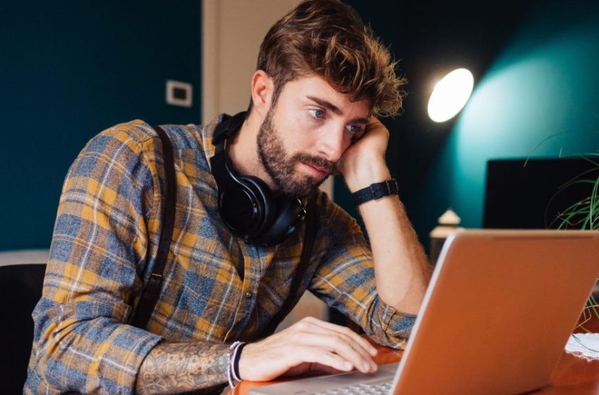  White-collar workers are quietly rebelling against AI as 80% outright refuse adoption mandates