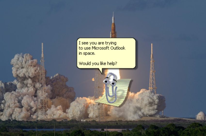  NASA astronauts prove that sending an email really is rocket science