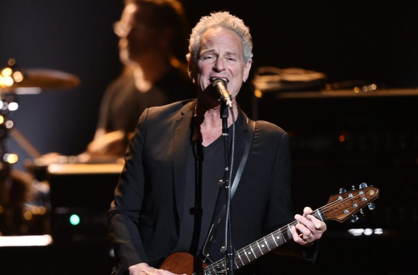  Lindsey Buckingham Attacked by Woman in Santa Monica (Reports)