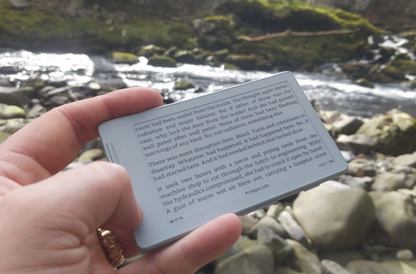  Pocket-Sized E-Ink Gets A Firmware Upgrade