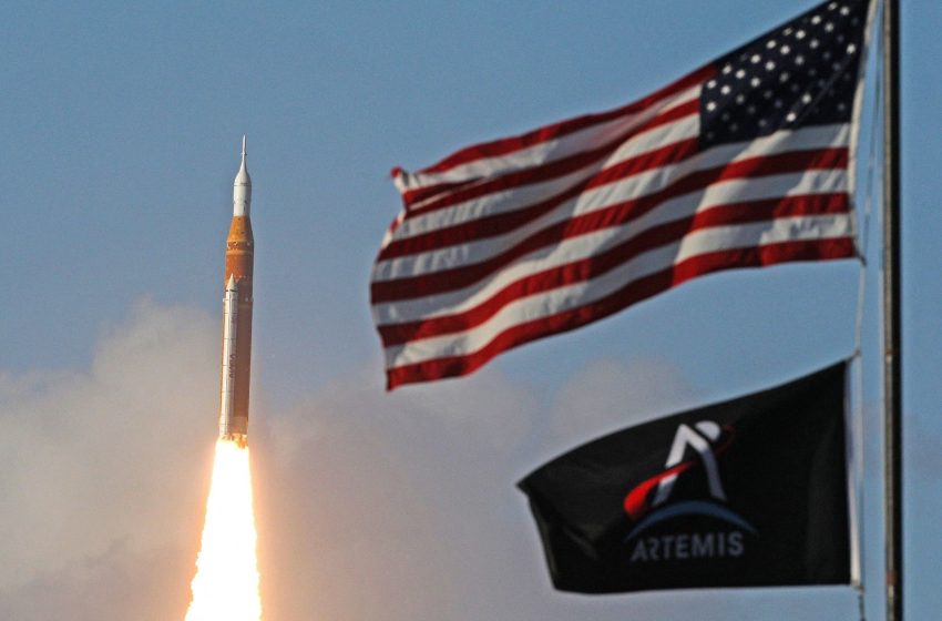  NASA launches 4 astronauts to the moon on historic Artemis 2 voyage, a lunar leap for the 21st century