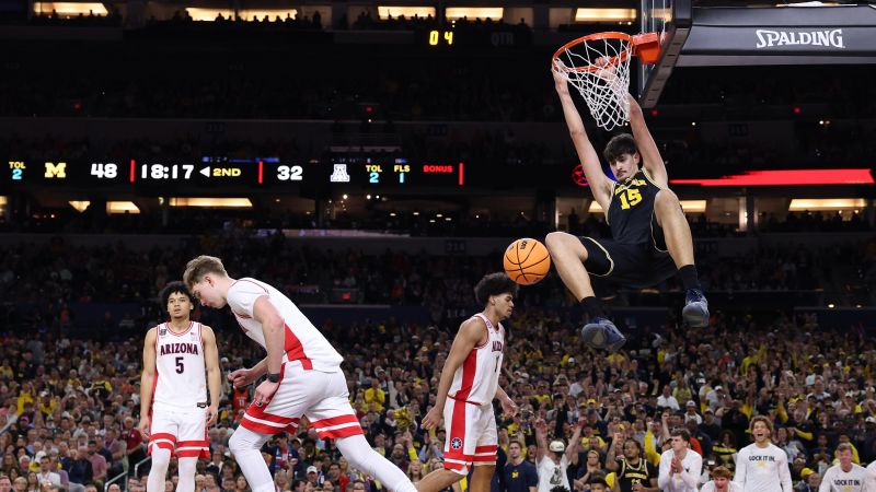  Michigan blows out Arizona and UConn outlasts Illinois in the Final Four to set up an epic national title showdown