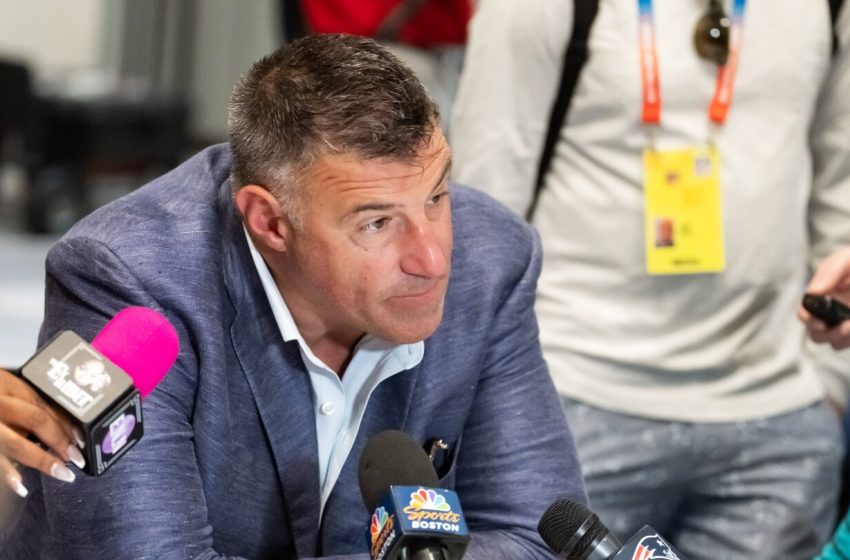  Mike Vrabel calls characterization of photos with reporter “laughable”