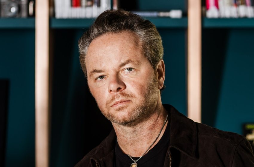  Noah Hawley to Direct Remake of Argentine ’Terrified’ for Warners