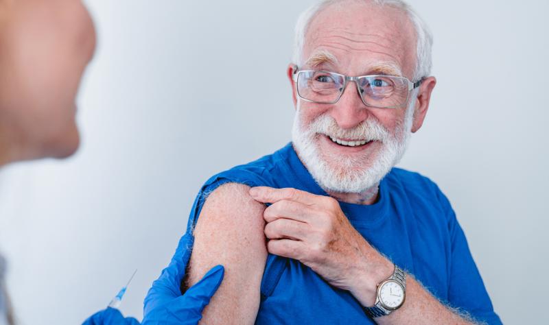  High-dose flu vaccine tied to lower Alzheimer’s risk in older adults