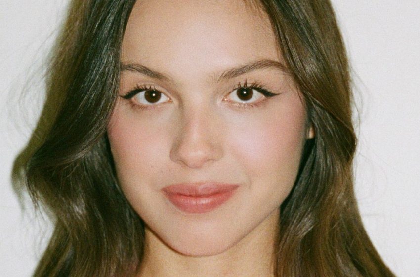  Olivia Rodrigo Announces New Album You Seem Pretty Sad for a Girl So in Love