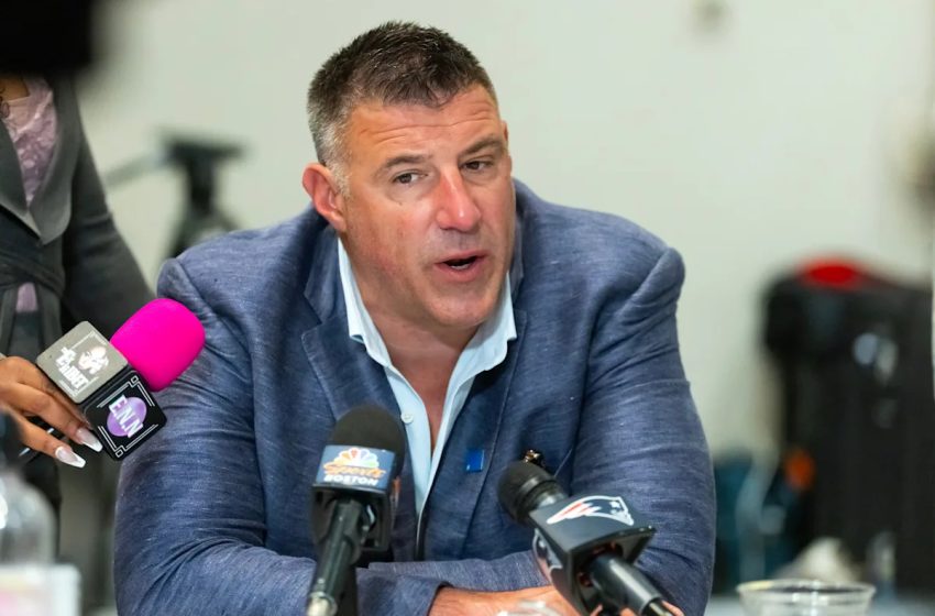  Patriots coach Mike Vrabel addresses pictures of him with NFL reporter