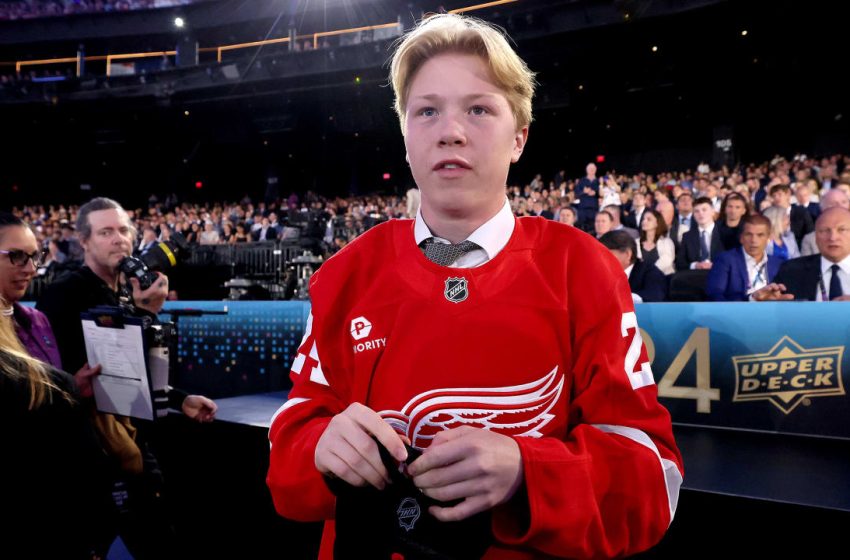  Plante, Pohlkamp, Hughes named Hobey Baker finalists