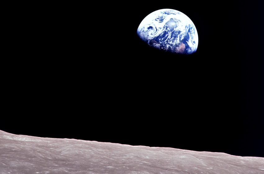  Artemis 2 moon astronauts will try to recreate Apollo 8’s historic ‘Earthrise’ photo