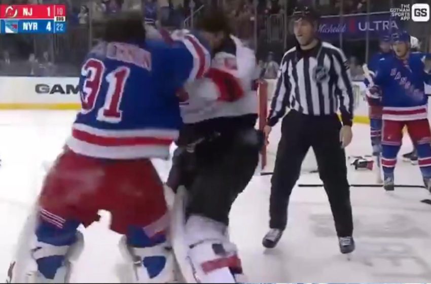  Rangers’ Igor Shesterkin gets into heated goalie fight with Devils’ Jacob Markstrom