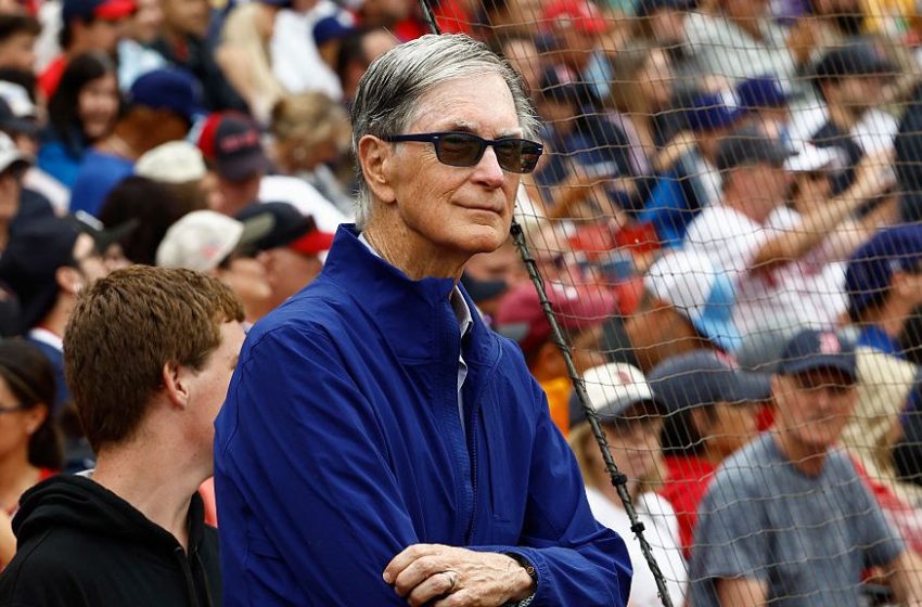  Red Sox Owner John Henry Caught Reacting To ‘Sell The Team’ Chants At Fenway