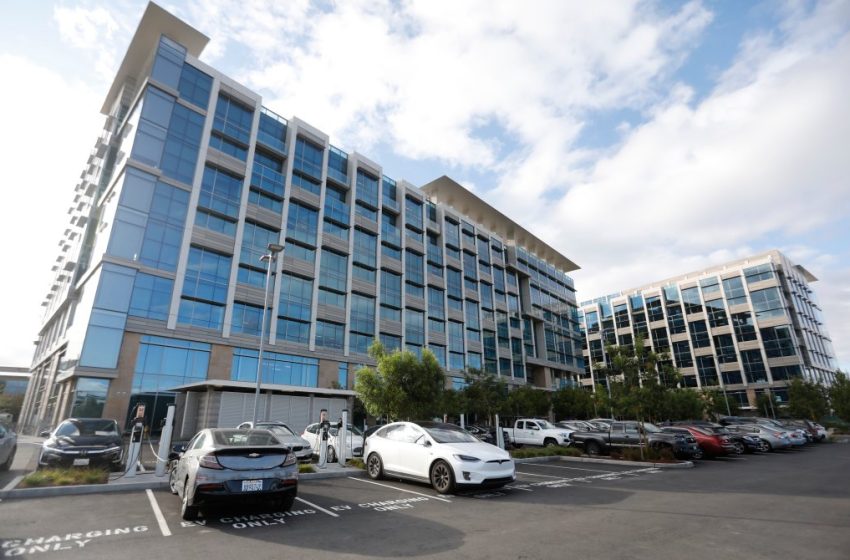  Facebook app owner Meta Platforms slashes nearly 200 Bay Area jobs