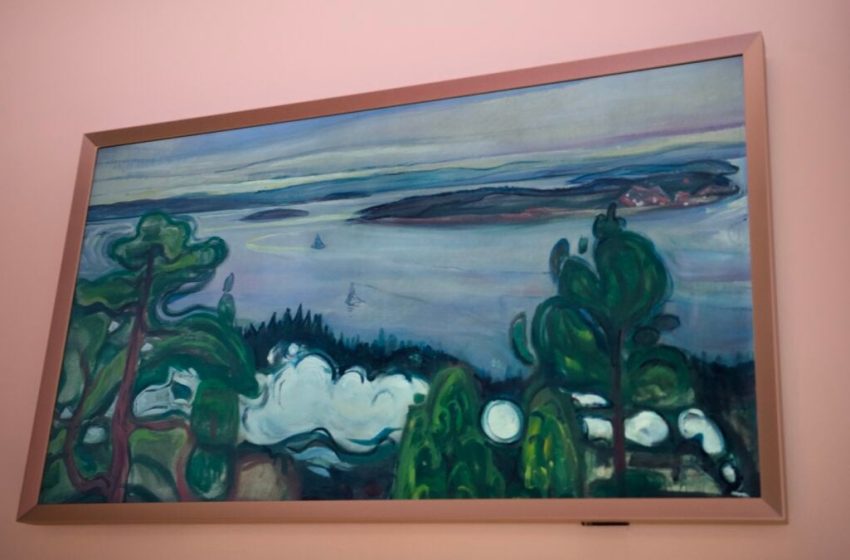  Samsung’s New Frame TVs Look Even More Like Actual Paintings