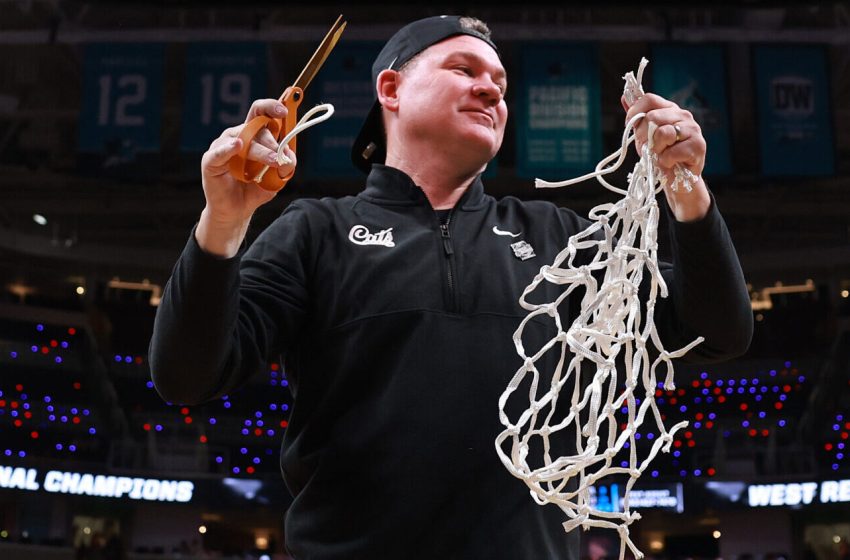  Tommy Lloyd staying at Arizona after North Carolina interest