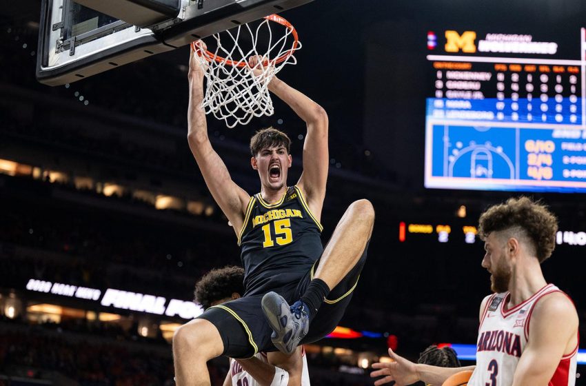  U-M Dominates No. 2 Arizona, Advances to First NCAA Tournament Title Game Since 2018