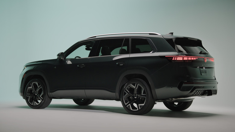 2027 Volkswagen Atlas rear 3/4 view