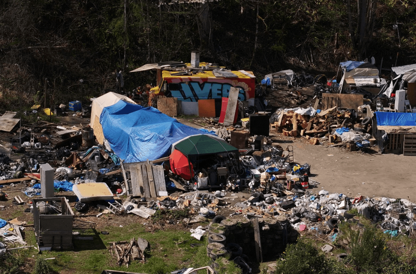  neighbors say Seattle isn’t keeping its word near tiny home village