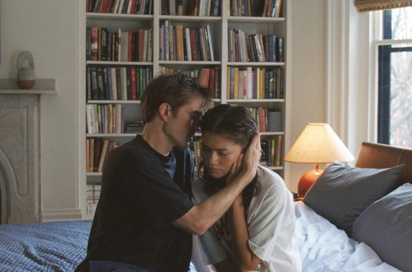 Zendaya and Robert Pattinson’s new A24 movie has a disastrous twist.