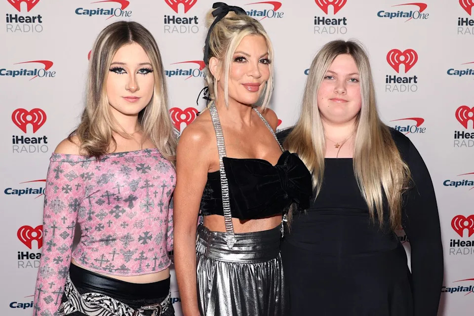 Stella McDermott (left), Tori Spelling (center) and Hattie McDermott (right) in December 2024.Credit: Jesse Grant/Getty