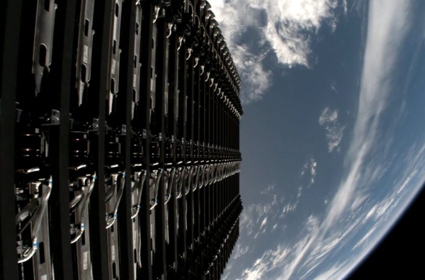  SpaceX Starlink Satellite Malfunctions, Breaks Apart in Orbit