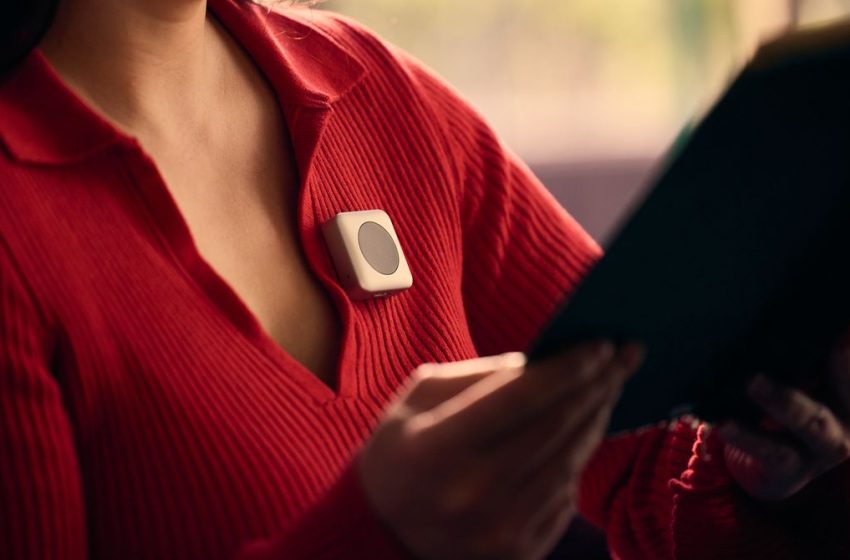  This AI Wearable From Ex-Apple Engineers Looks Like an iPod Shuffle